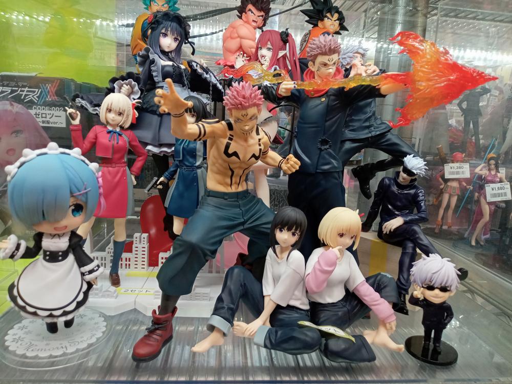 呪術廻戦　着せ恋　リコリコ