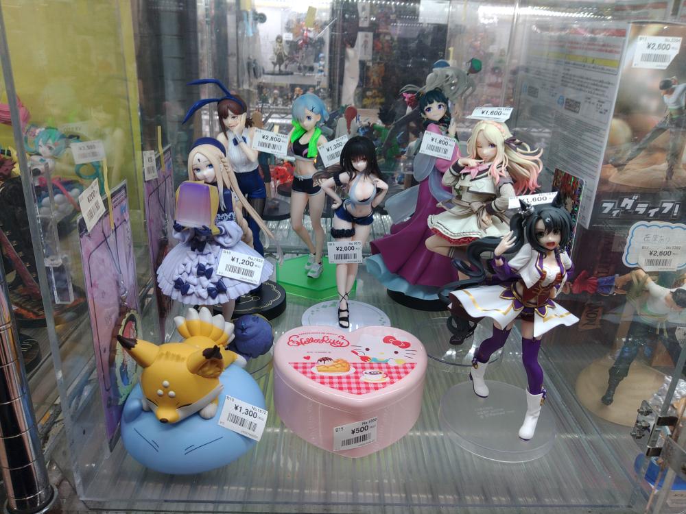 フィギュア、グッズ