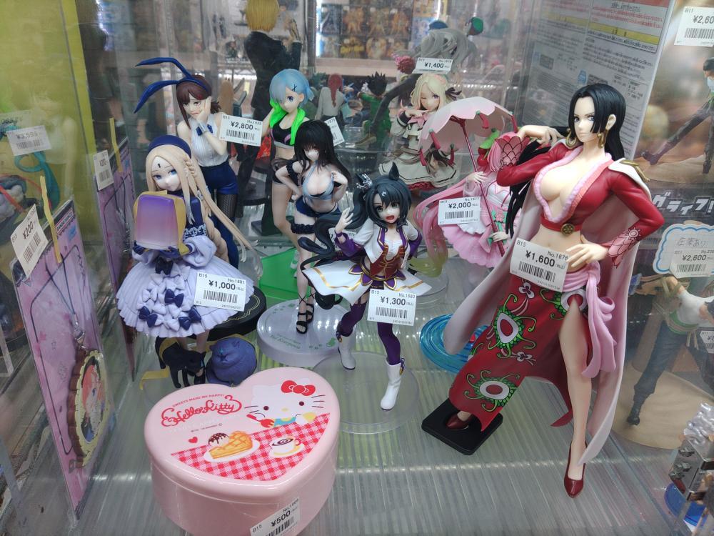 フィギュア、グッズ