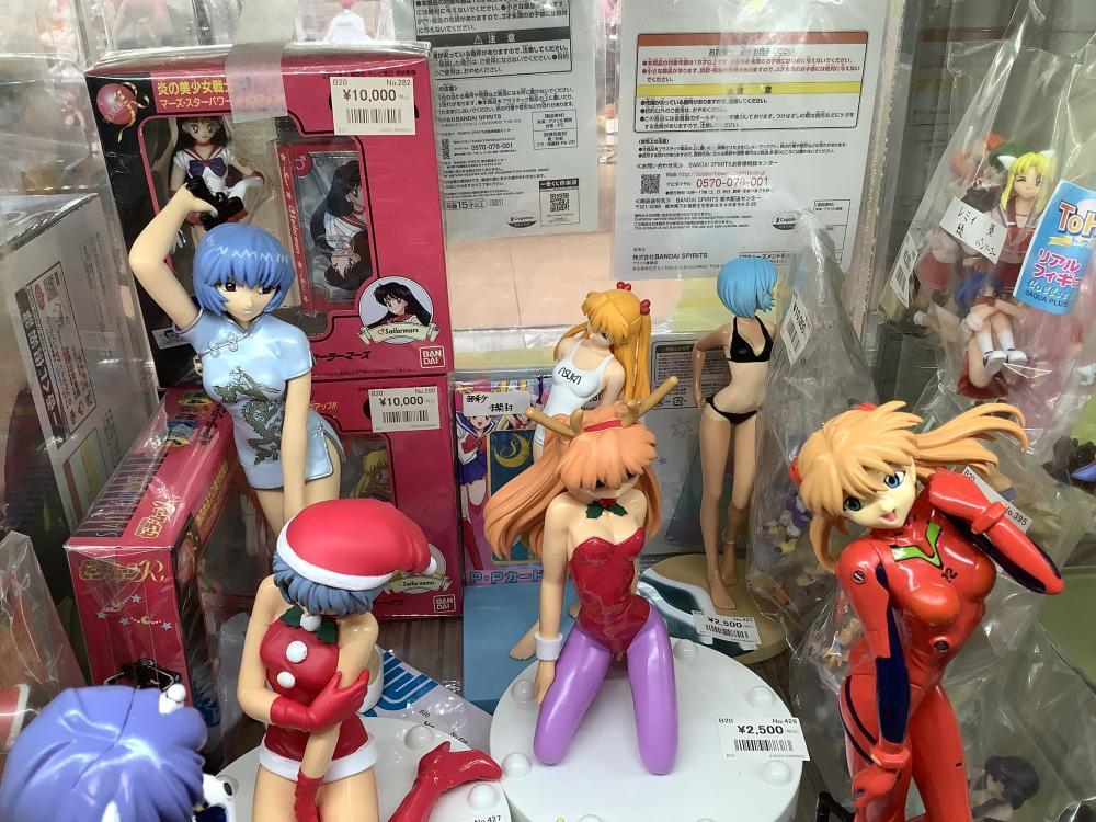 复古手办地窖月亮伊娃