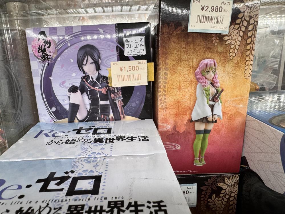 各种未开封的人偶