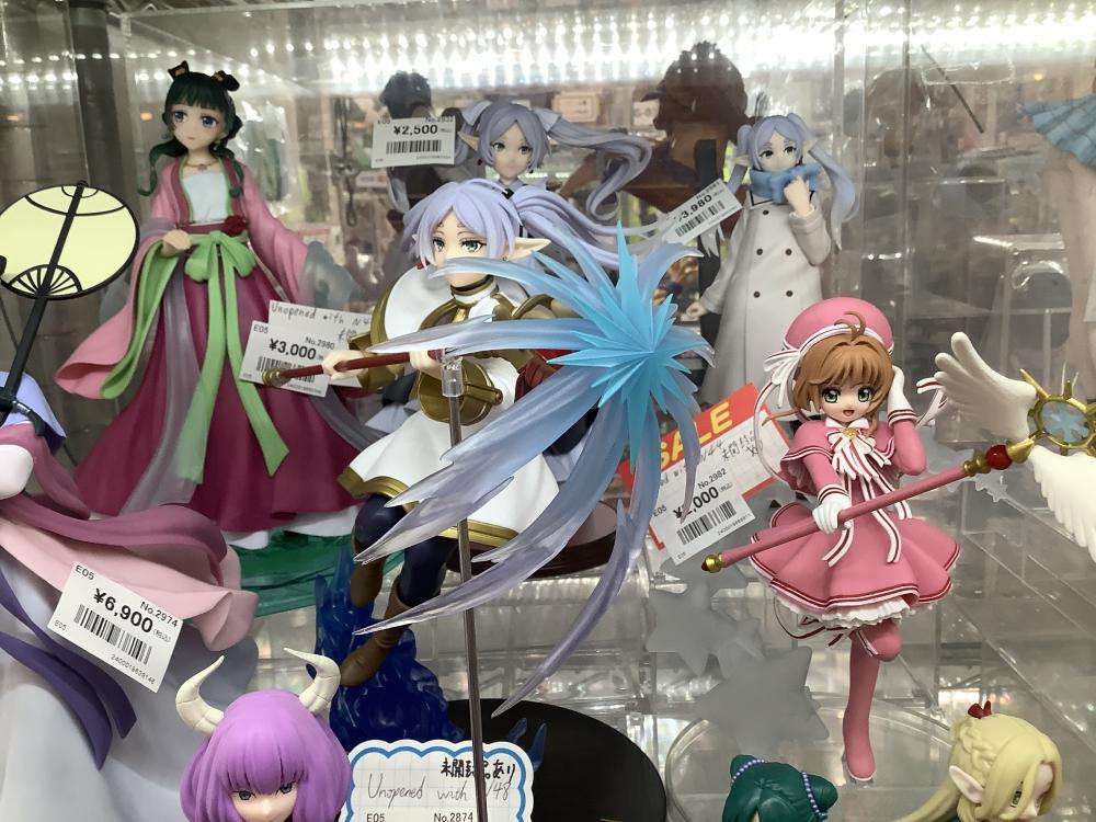 Beautiful girl figures