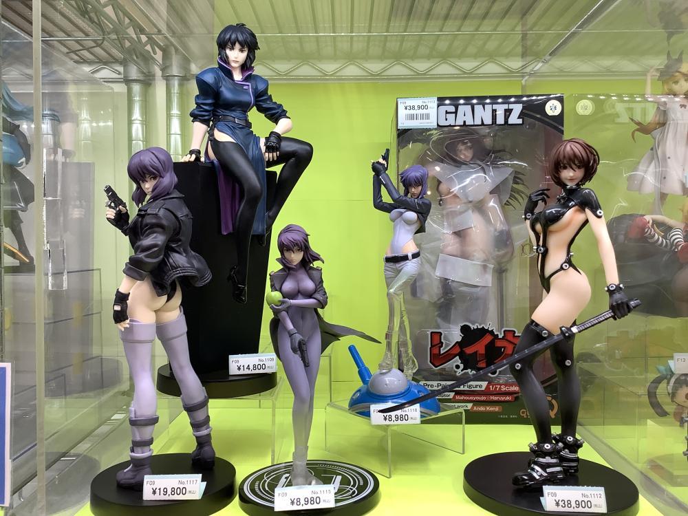 Beautiful girl figures