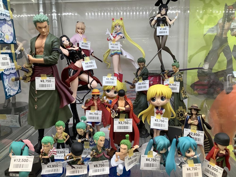 海贼王、美女手办和其他手办