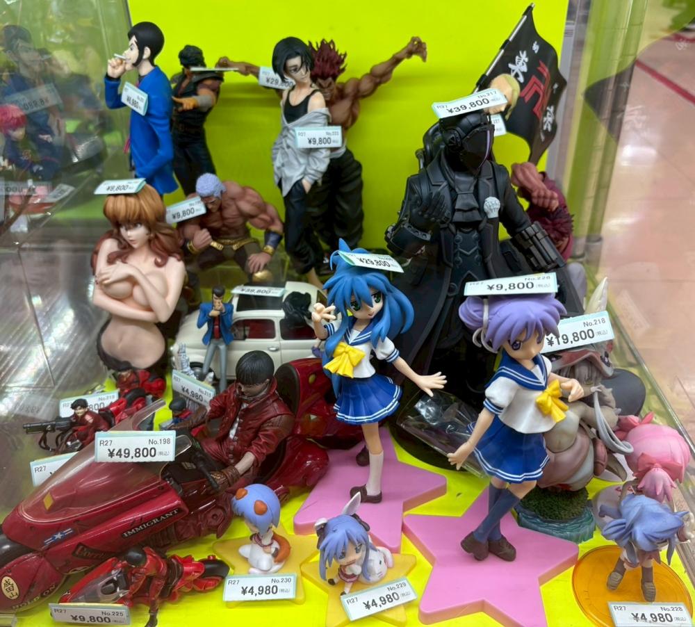 라키스타, AKIRA, 칼라, 호쿠토의 주먹