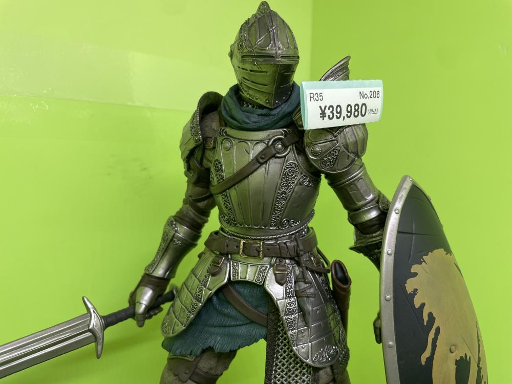 Game figure shop