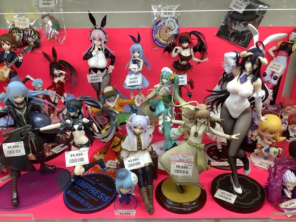 Beautiful girl figures