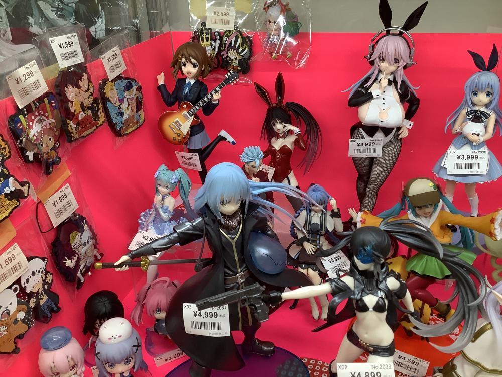 Beautiful girl figures