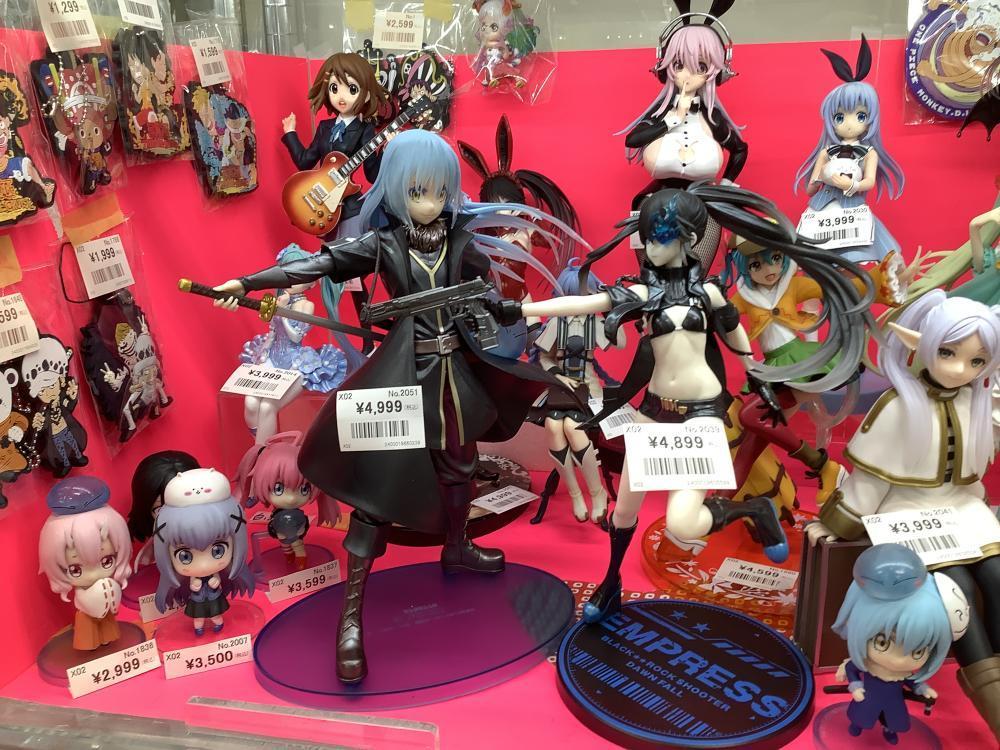 Beautiful girl figures