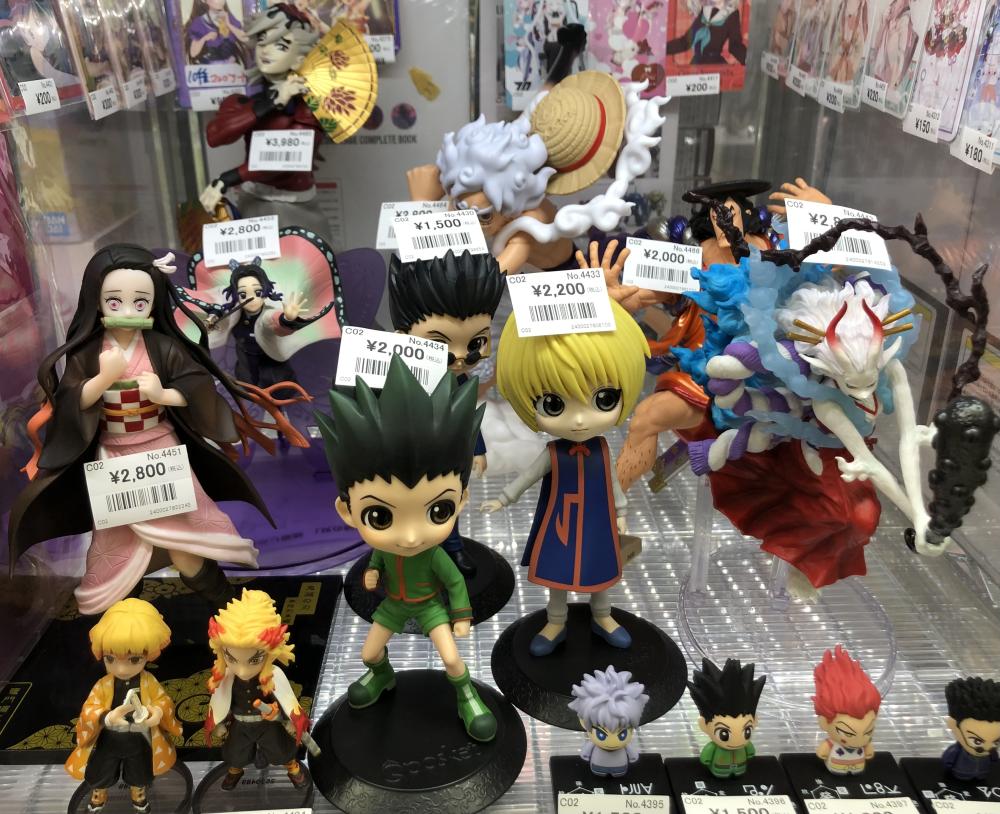 ワンピース、鬼滅の刃、カード