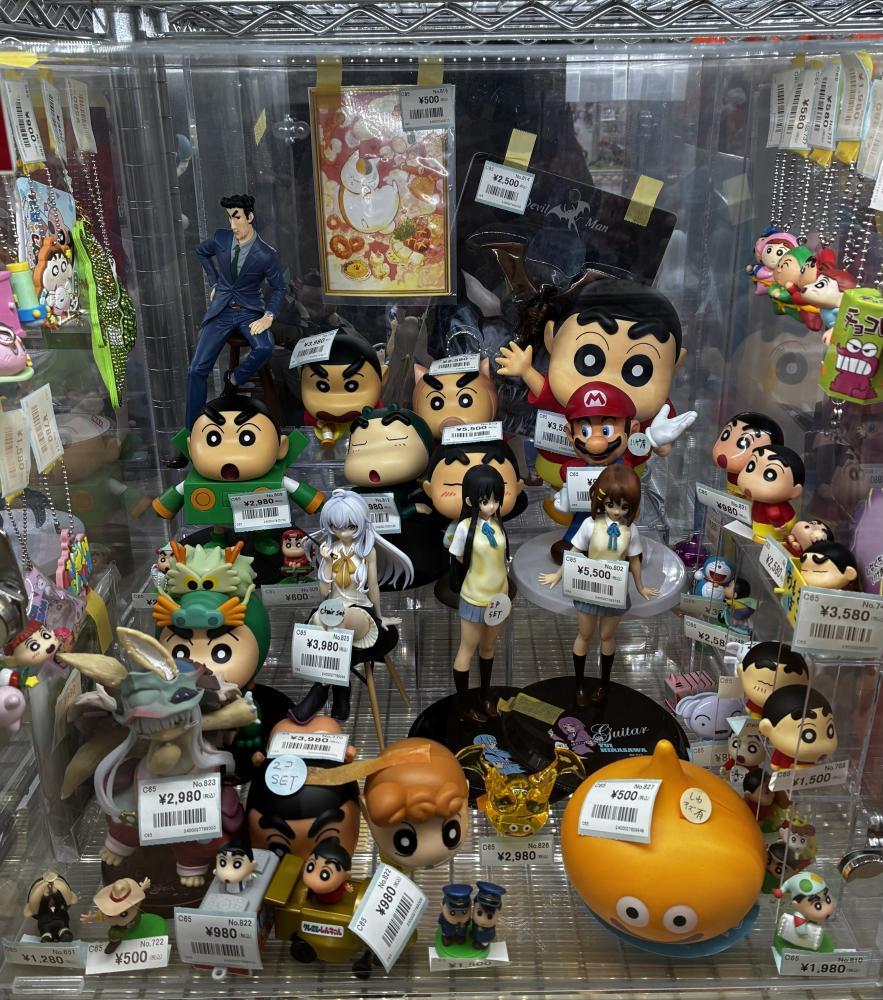 蜡笔小新和其他人物