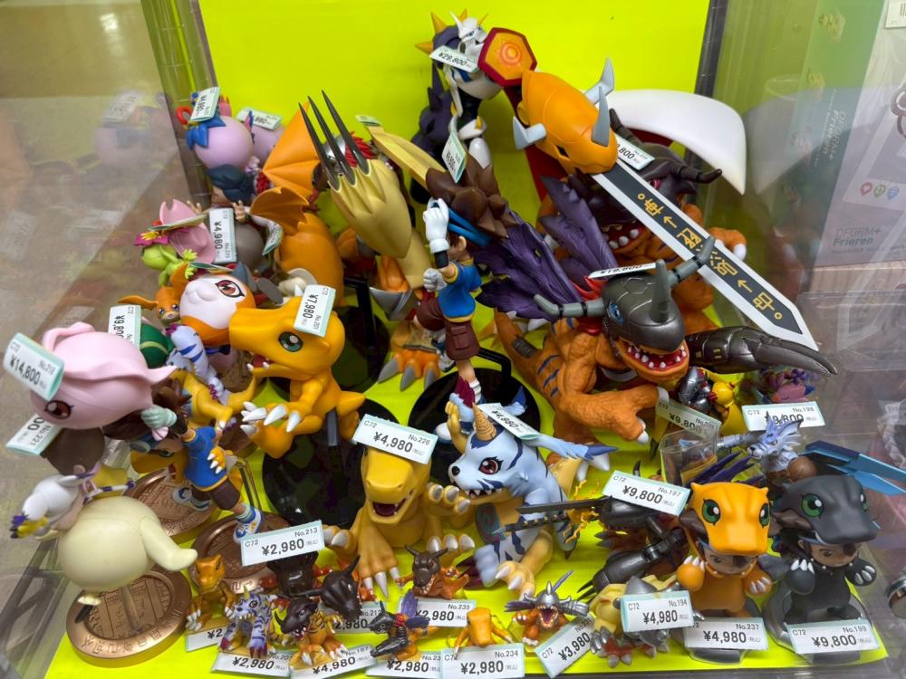 数码宝贝冒险专卖店手办