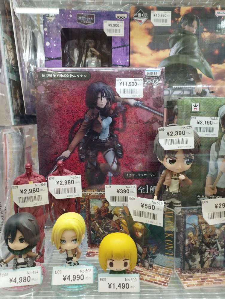 進撃の巨人フィギュア＆グッズ