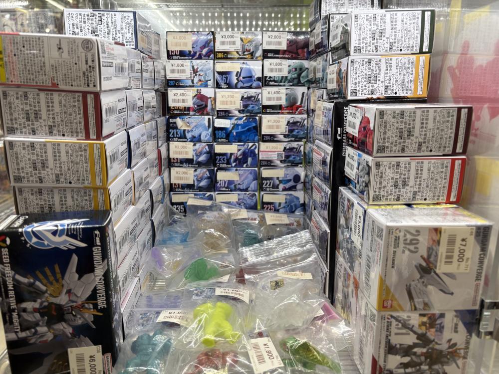 기동전사 건담, 고질라