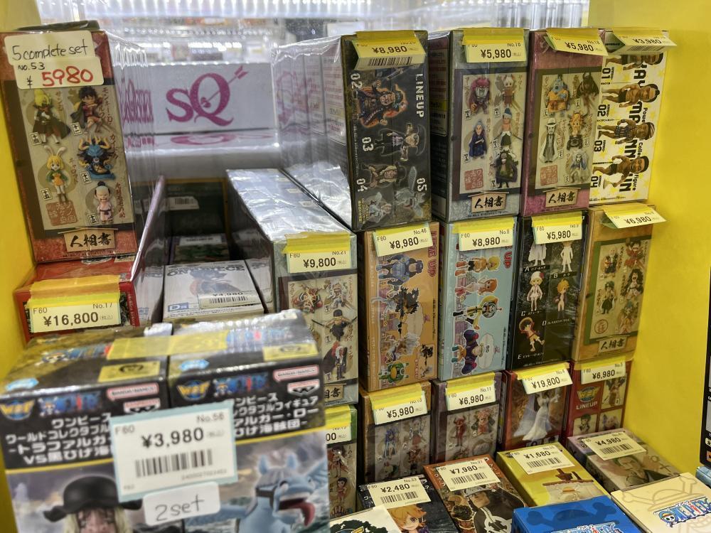 ワールドコレクタブルフィギュア