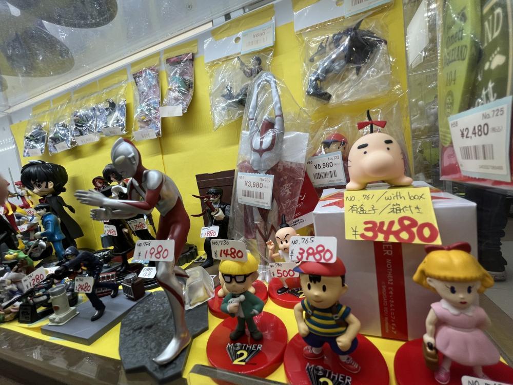 레트로 피규어 가게