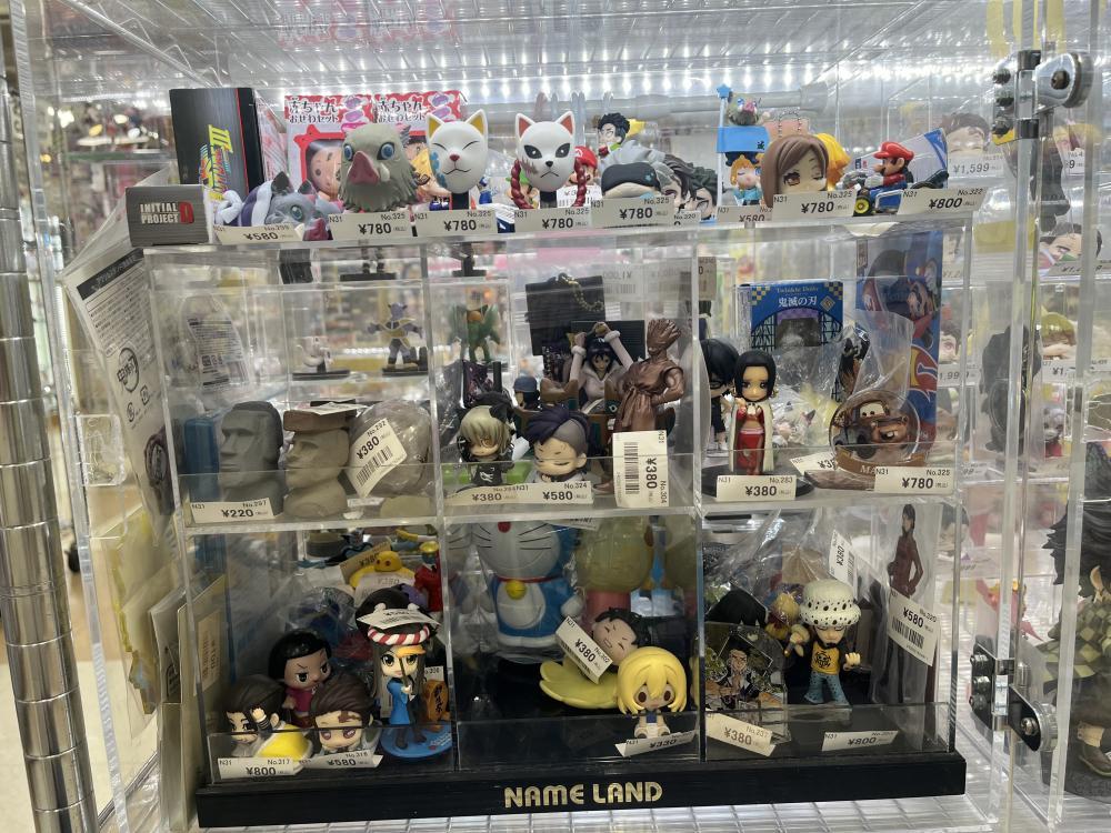 작은 가챠 가챠 피규어 등