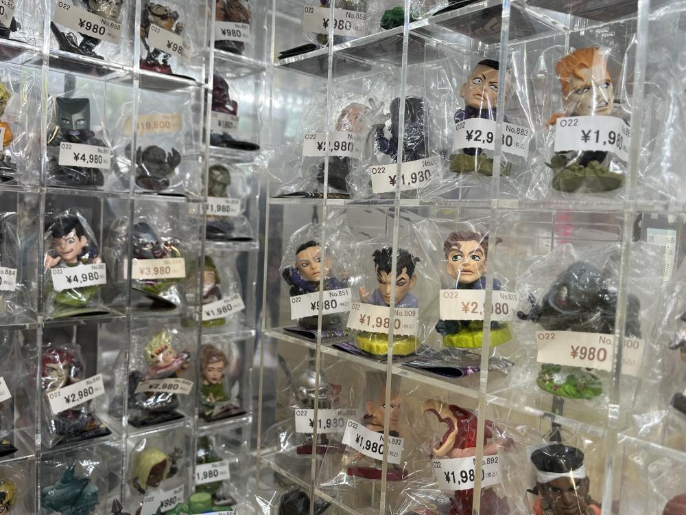 ジョジョや刃牙の小さめフィギュア多数