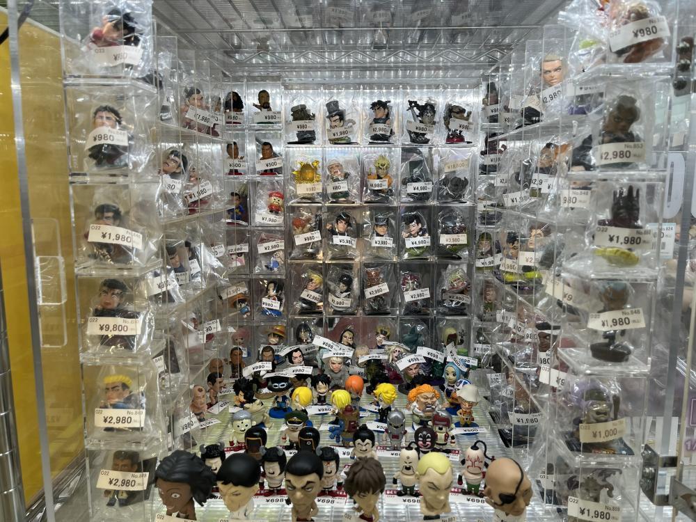 ジョジョや刃牙の小さめフィギュア多数