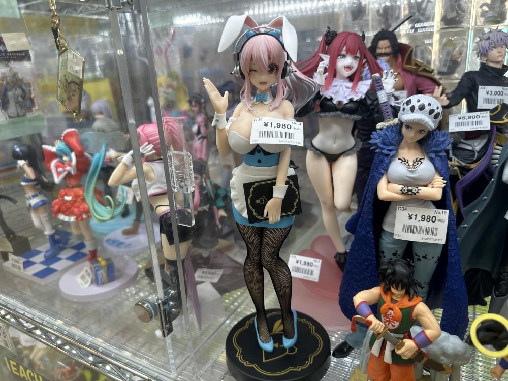 애니메이션 피규어 가게