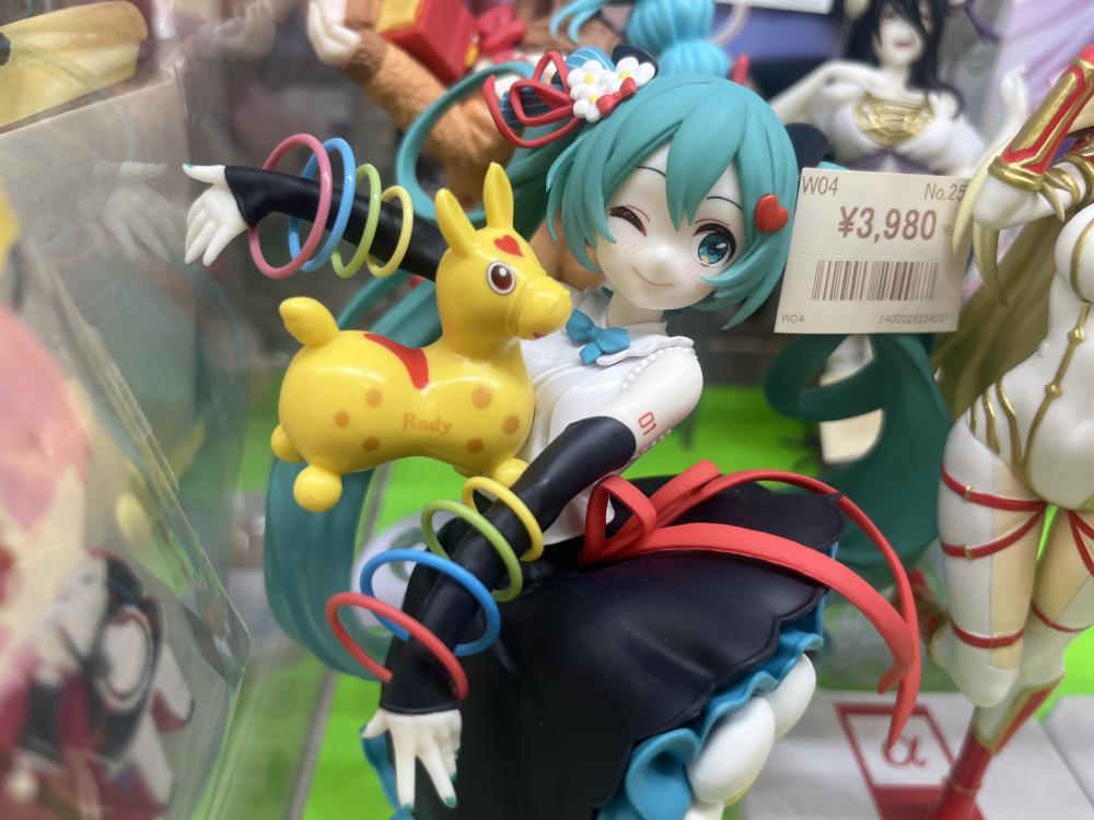 미소녀 피규어 다수