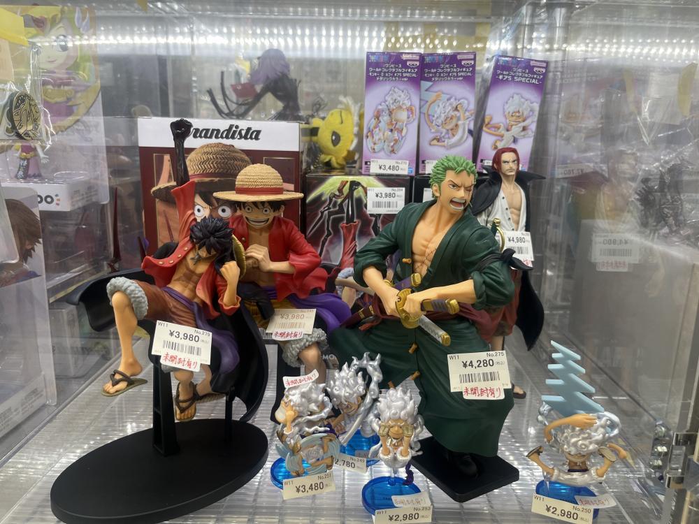 ワンピースフィギュア等