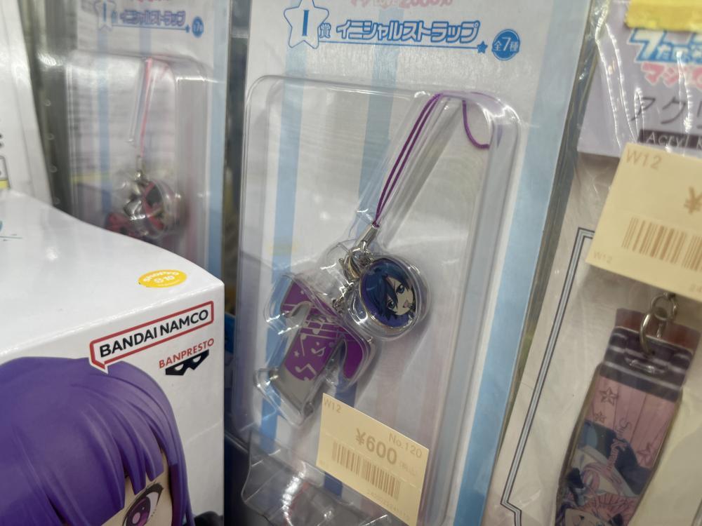 动漫周边、杂项商品、手办等。