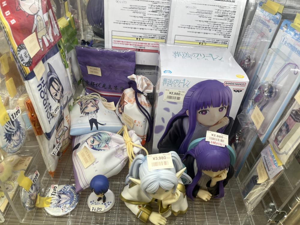 动漫周边、杂项商品、手办等。