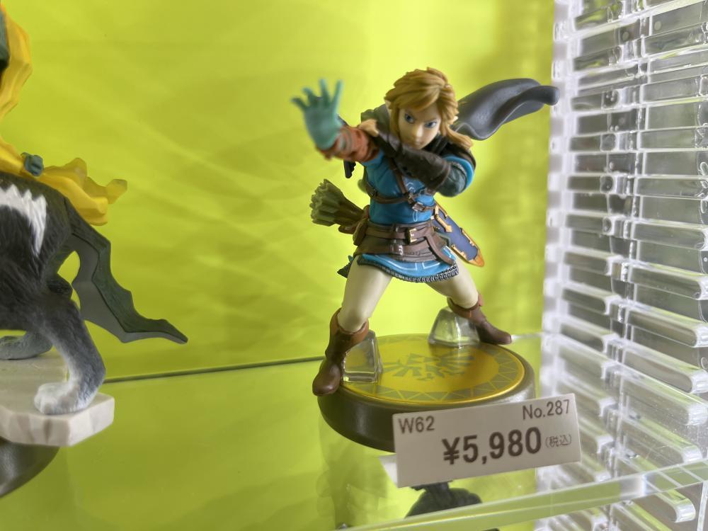 작은 피규어 다양한