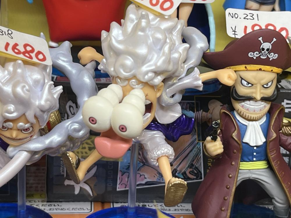 ワールドコレクタブルフィギュア